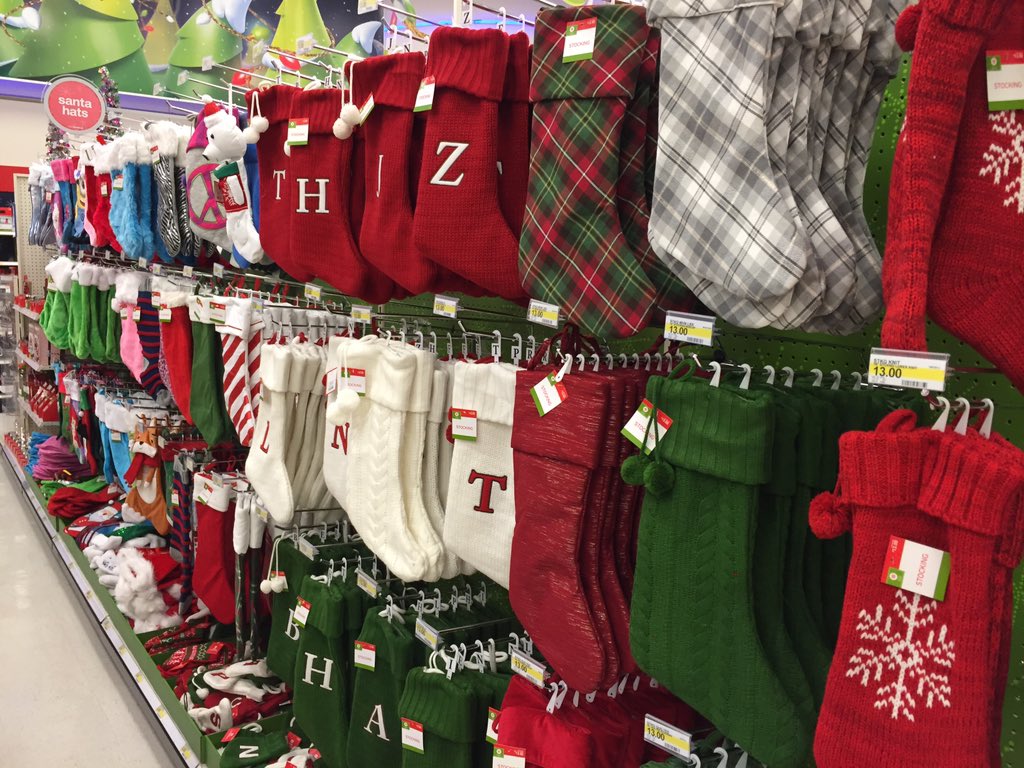 JoshuaLinkTGT's tweet image. Get ready for Christmas with stockings* from 1514! *milk and cookies sold separately. #mantleheaven