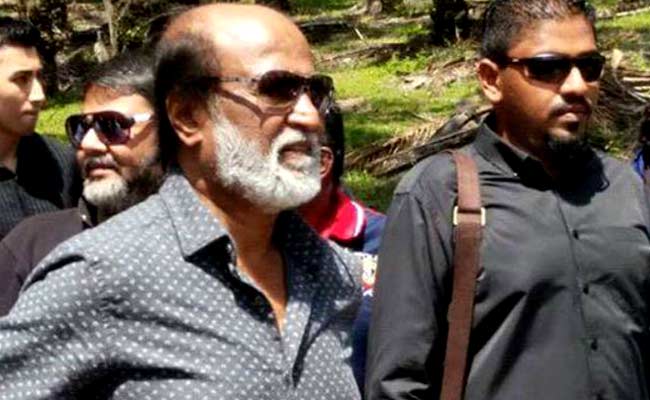 Rajinikanth calls off birthday celebrations due to Chennai floods ndtv.com/chennai-news/c…