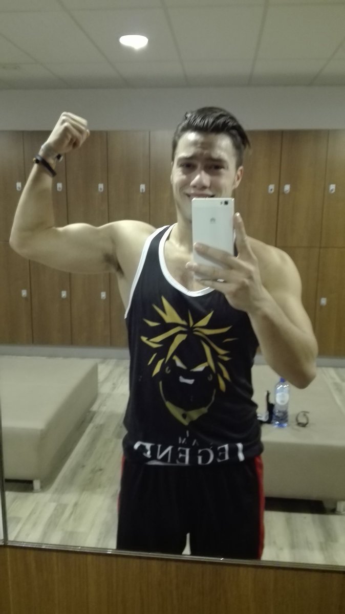 Lasatra_'s tweet photo. Nothing better than a good morning workout!! #7daysofrest #Backinthegame #Broly #Gains https://t.co/ZMu9ZjqJqx