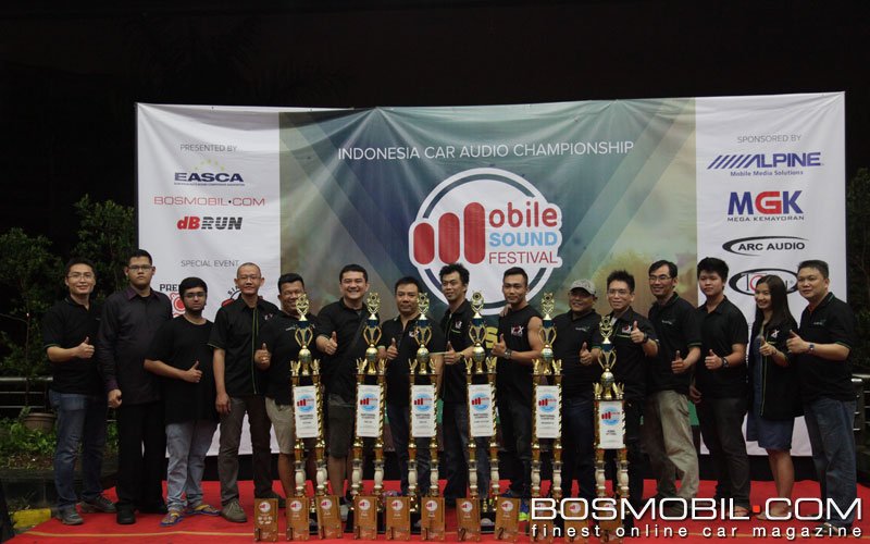 mobilesoundfest's tweet photo. #mSFFinal2015 : Tim Vox Dominasi Kemenangan : https://t.co/DXx2Aa6EuC #mSF2015 #msfJakarta2015 https://t.co/3wbSjoIrdS