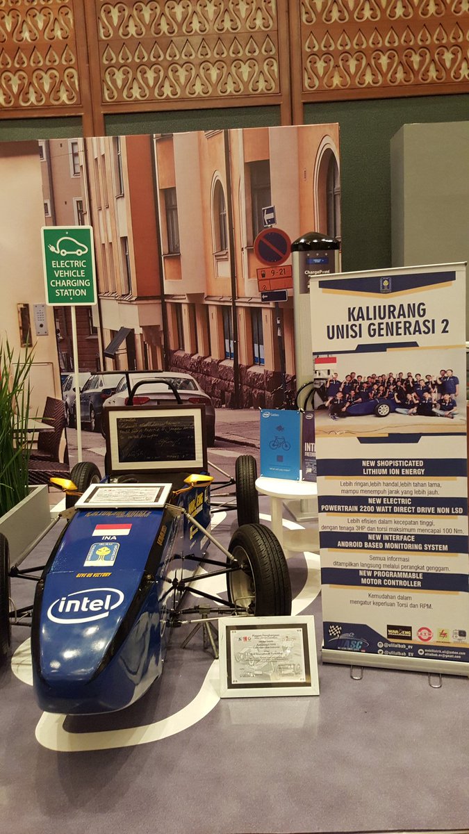 Intel_Indonesia's tweet photo. Kami hari ini merayakan hal penting. Hadirnya teknologi #6thGenCore termasuk di antaranya! #Experience6thGen https://t.co/vAg27eofYL