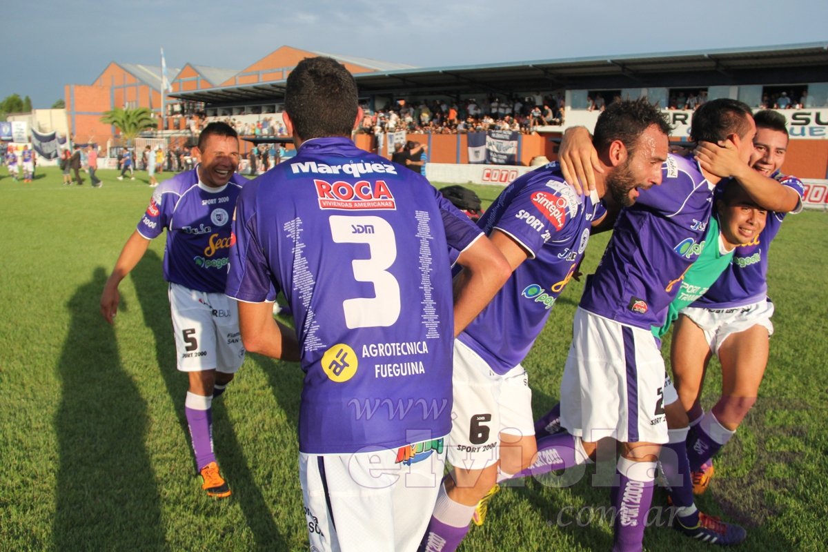 Info_Dalmine's tweet photo. A un año del ascenso de Villa Dálmine a la B Nacional. Gracias jugadores, CT y dirigentes. #DálmineEsNacional. https://t.co/39VoeMUSnr