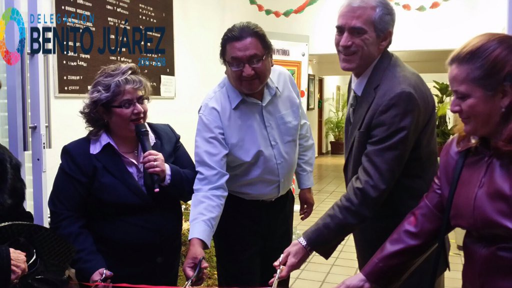 Les comparto fotos d la inauguración de la expo "De la Fantasía a la realidad" #QuintaAlicia estará hasta el 22 Dic