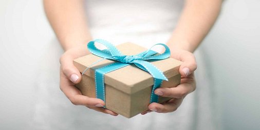 MerchMiner's tweet photo. The 2015 #eCommerceFuel #Gift #Guide. @laura_ECF | https://t.co/o6ow3ngH1h https://t.co/DS7Y89e0cq
