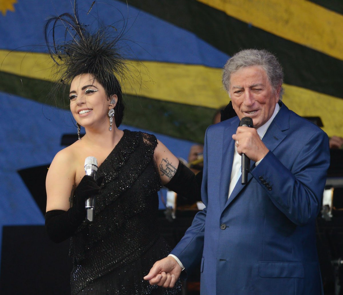 UniaoLMs's tweet photo. #MTVStars Lady Gaga https://t.co/ChkOA8CxFW