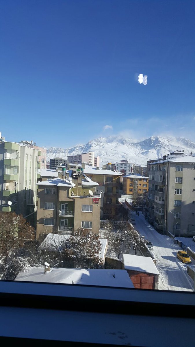 184sureyya's tweet photo. Evden dolaptan valizden
Önce kafamızı toplayalım 
Yanlış yerden başlıyoruz 
Toplamaya ..
Rojbaş Kürdistan  halkları https://t.co/U0dDHqhg6f