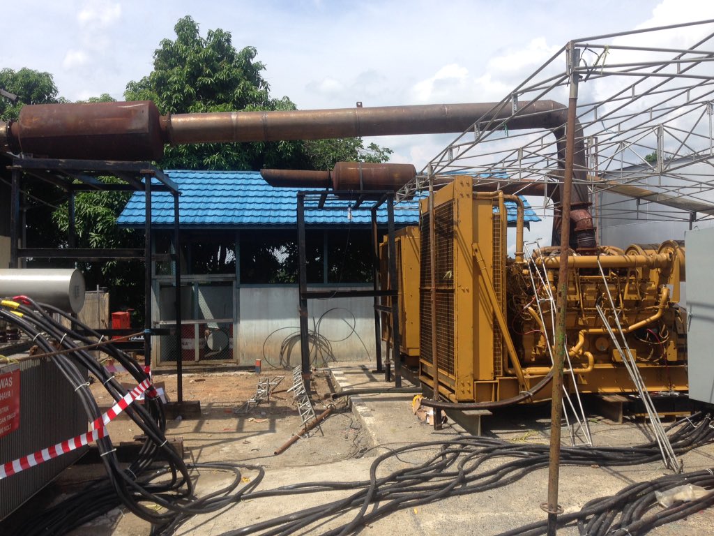 PLN_Grogot's tweet photo. kondisi mesin emergency masih dalam proses perakitan @Seputar_Paser @POLRES_PASER @Kaltim123 @joskafm https://t.co/nGHU0U672a