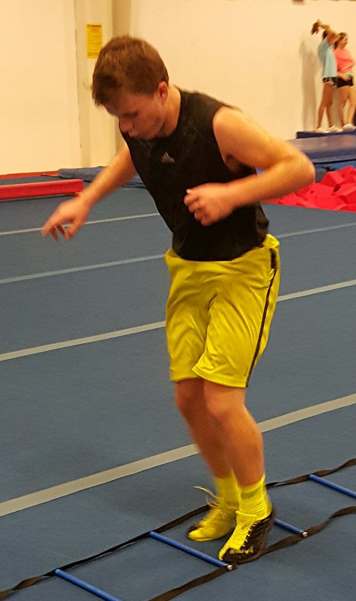 180SportsP's tweet photo. Ladder work with @rosscottrell training @ProCheerAS with @180SportsP #FastFeet #QuickHips #JoinThe180Movement #Beast https://t.co/HaMIFWqTVH