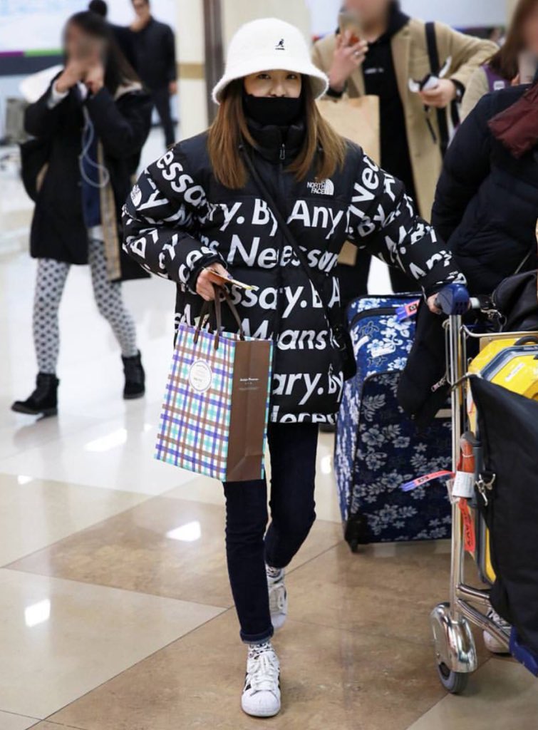 underworldnet's tweet photo. 2NE1 Dara 
Supreme × north face https://t.co/CfvNodV5B1