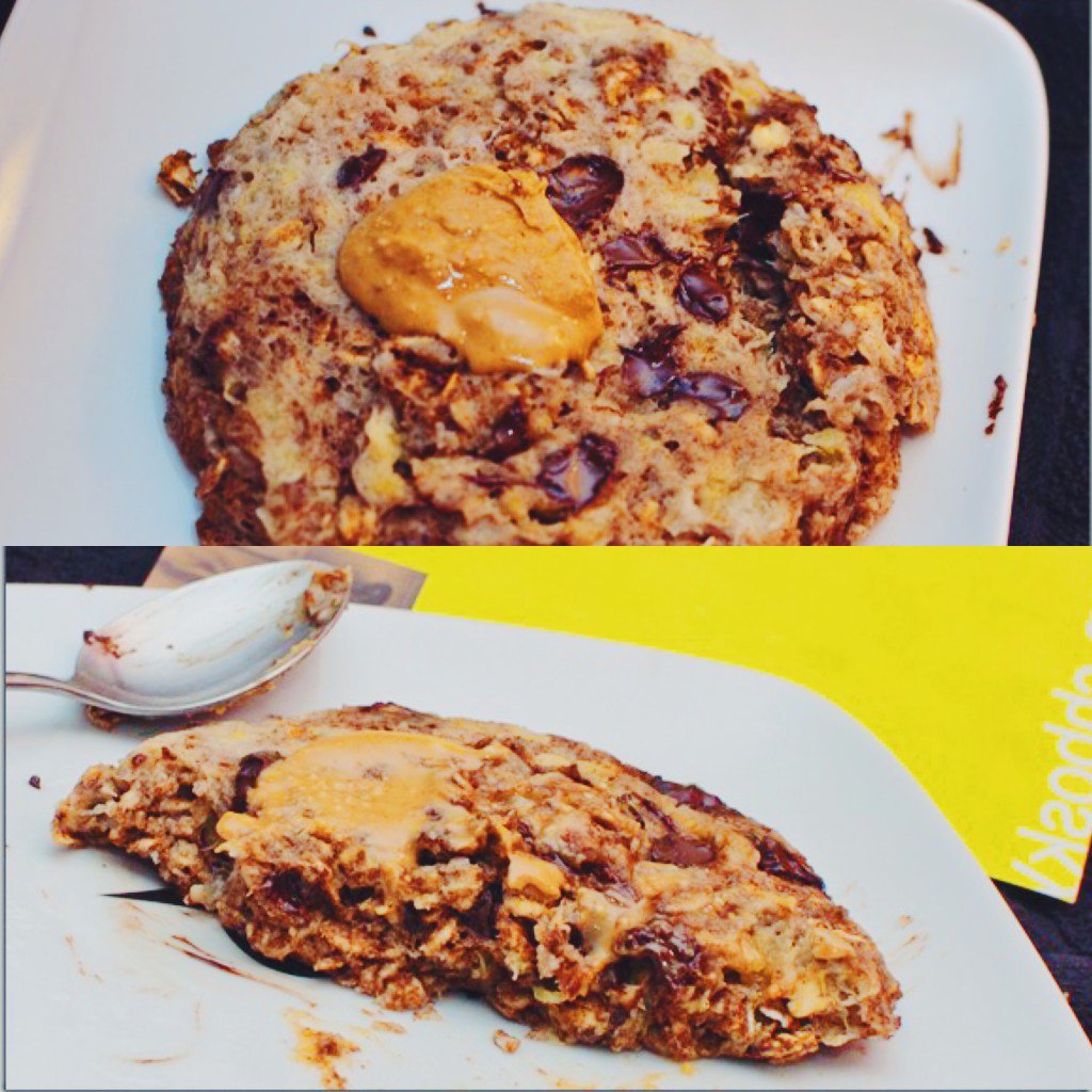nomnom_healthy's tweet photo. Peanut Butter Banana Chocochip Cookie https://t.co/JgIUmHhtYf https://t.co/DJfVtHsSPw