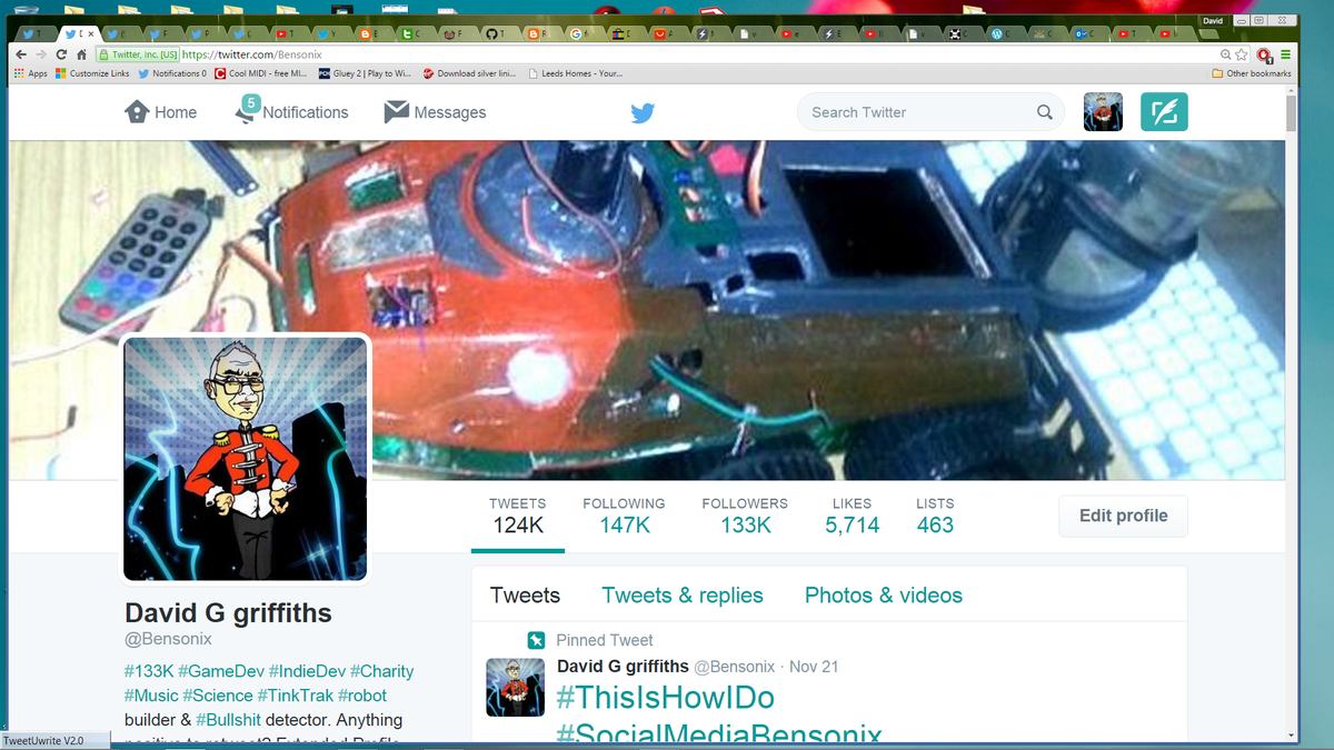 Bensonix's tweet image. New banner,&amp;amp;Y not?
#TinkTrak
#RobotsOfTwitter
lifespolitics2014.blogspot.co.uk/p/blog-page.ht…
#SocialMediaBensonix
#Leeds
#GameDev #IndieDev