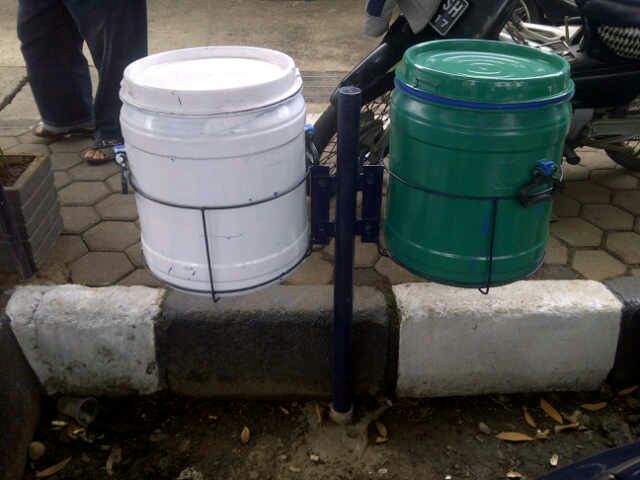GPSbdg's tweet photo. Pasar Besi Kebon Sirih bebersih, yuk dukung. Bebenah nuju #PasarSAE bersih, berkarakter & bahagia cc: @pasarkotabdg https://t.co/sqQcqofoTe