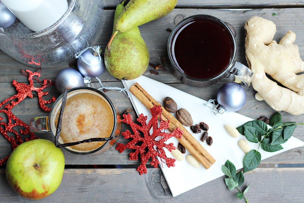 piachatea's tweet photo. Tea's up! What can I get you? How about something festive? #Christmasteatime https://t.co/KpQ1iNG53P