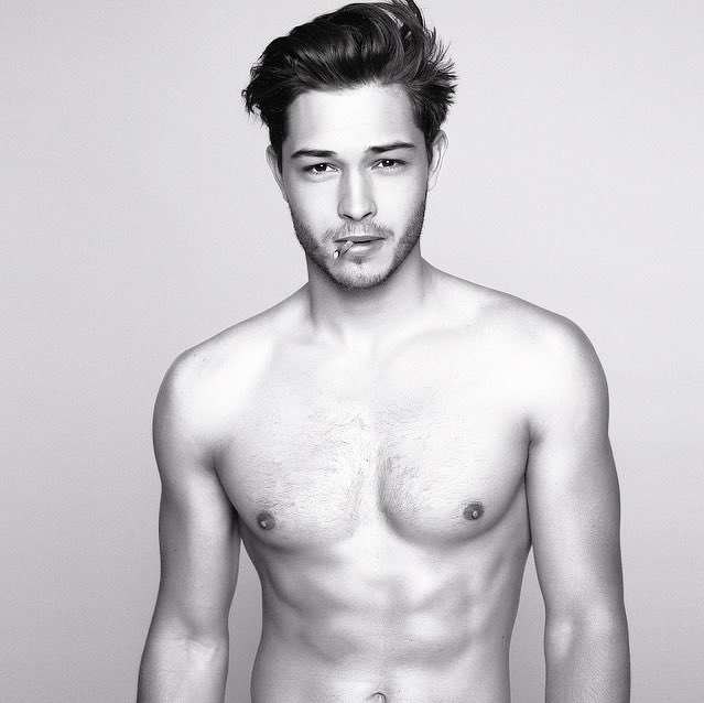 modeIesques's tweet photo. Francisco Lachowski by Dimitris Theocharis https://t.co/yic233SuIP