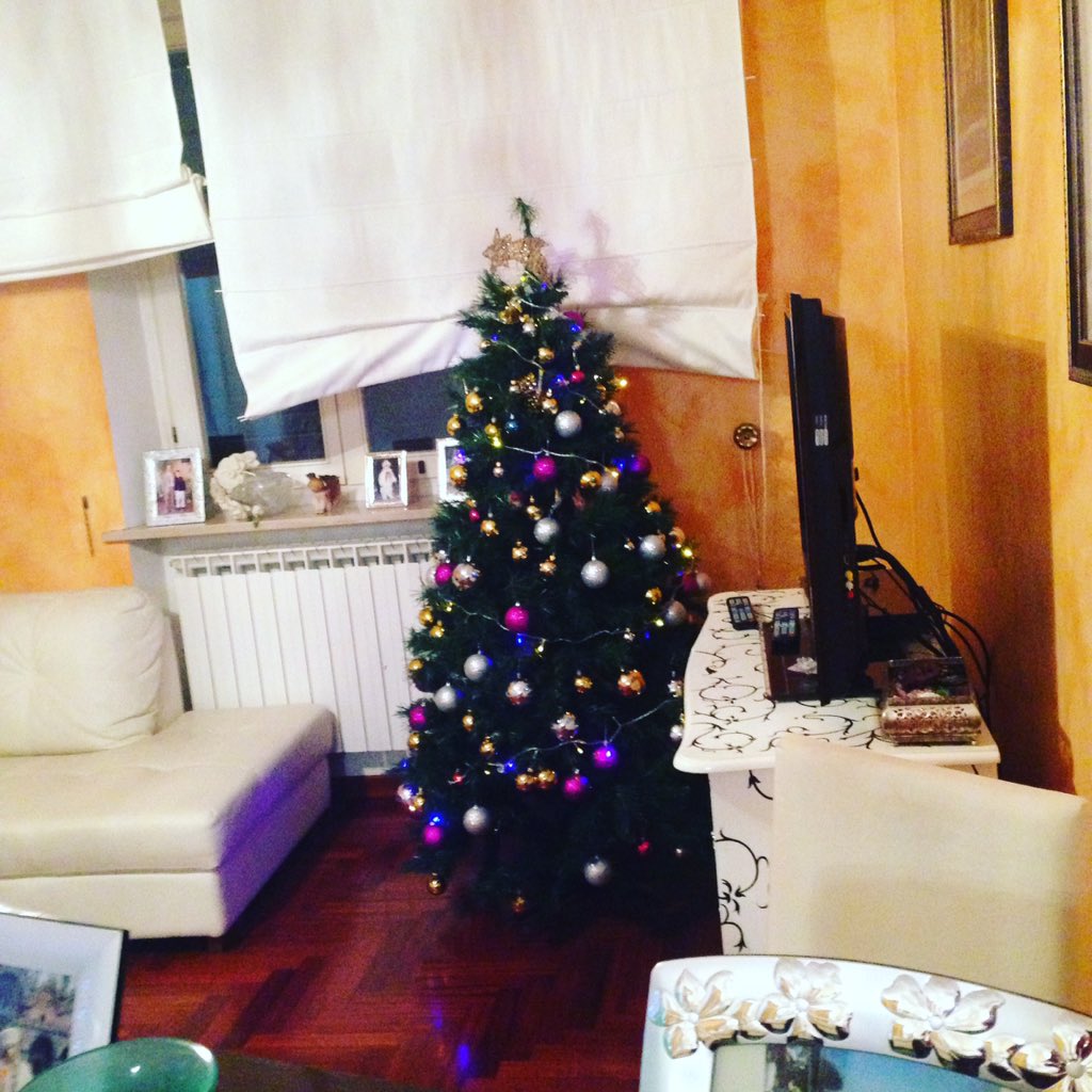 LorenzaR89's tweet photo. #Natale #AlberodiNatale #christmasmood https://t.co/CdLE8PfRxy