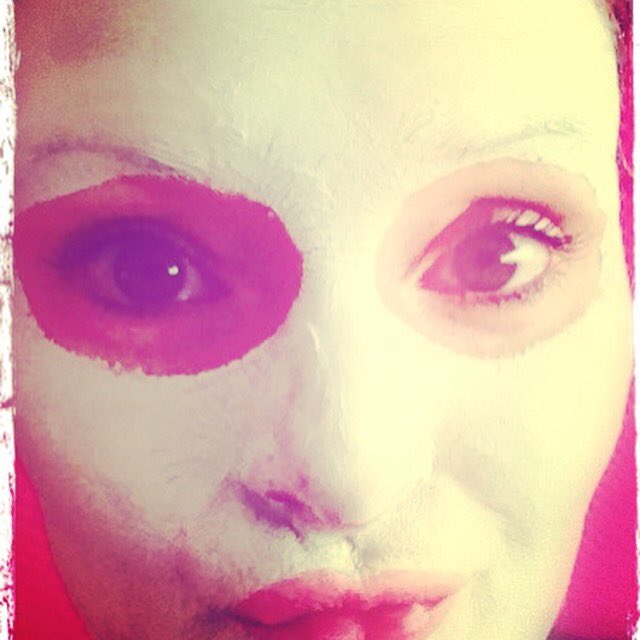 2BHealthBeauty's tweet photo. Gezichtsbehandeling €10,-?!!! Kijk op FB: 2B' Health &amp; Beauty. https://t.co/asJaC1pL9X