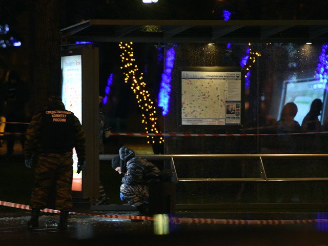 PeninsulaQatar's tweet photo. Four injured in blast at Moscow bus stop
>> https://t.co/y4XapHjNXx
#Moscowexplosion #russia https://t.co/qaxm0bozkI