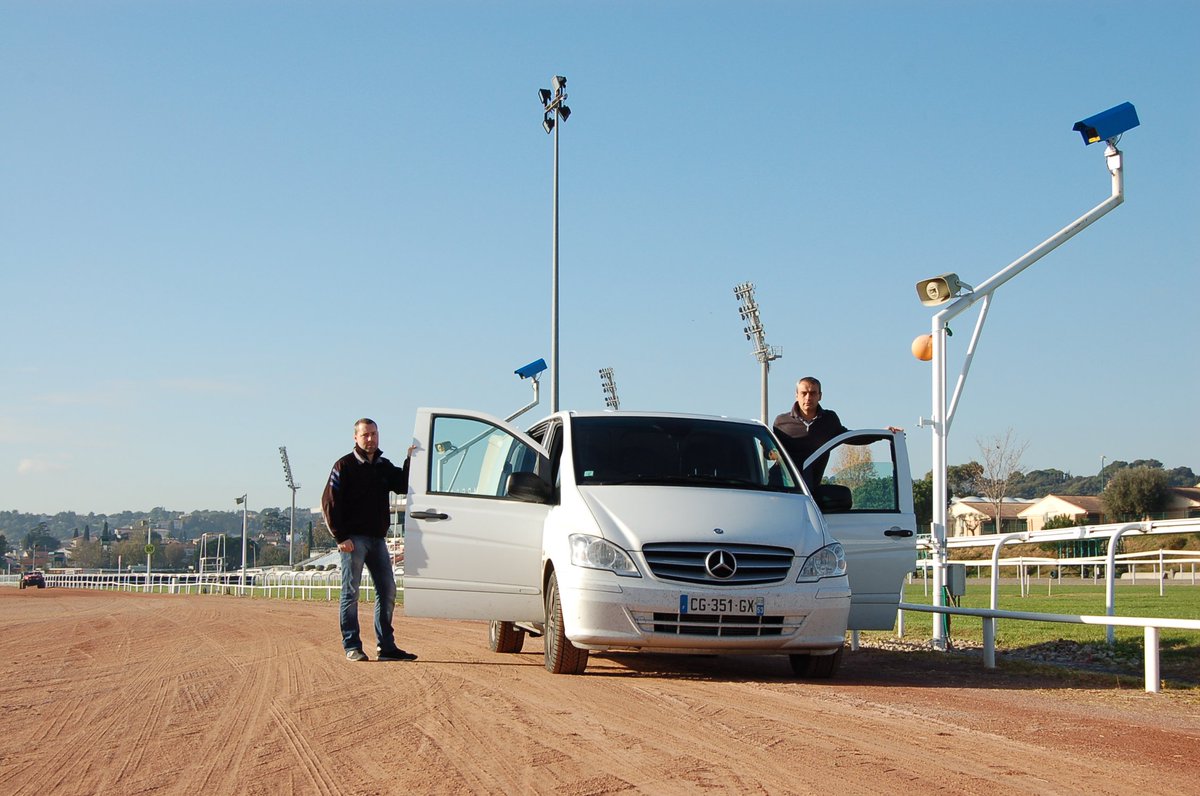 STARTline____'s tweet image. Retrouvez Nous à l'Hippodrome de @VilledeCagnes ce Vendredi 11 Décembre : Mise en route du système de départs #TROT