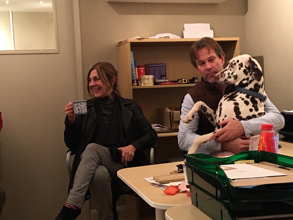 AntiqYoungGuns's tweet photo. Strategy meeting @LorfordsAntiq #TheHangars #Babdown #Tetbury https://t.co/YP87SEJe2I