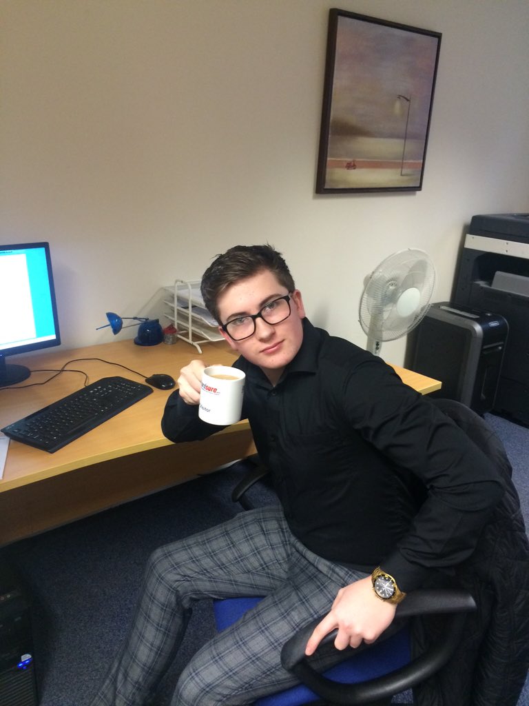 JSWInsMelton's tweet photo. Melton team growing with new recruit @alfiefarmer12 @markmjswins @JSWChrisAdams #insurance #meltonmowbray https://t.co/S31XVF78TL