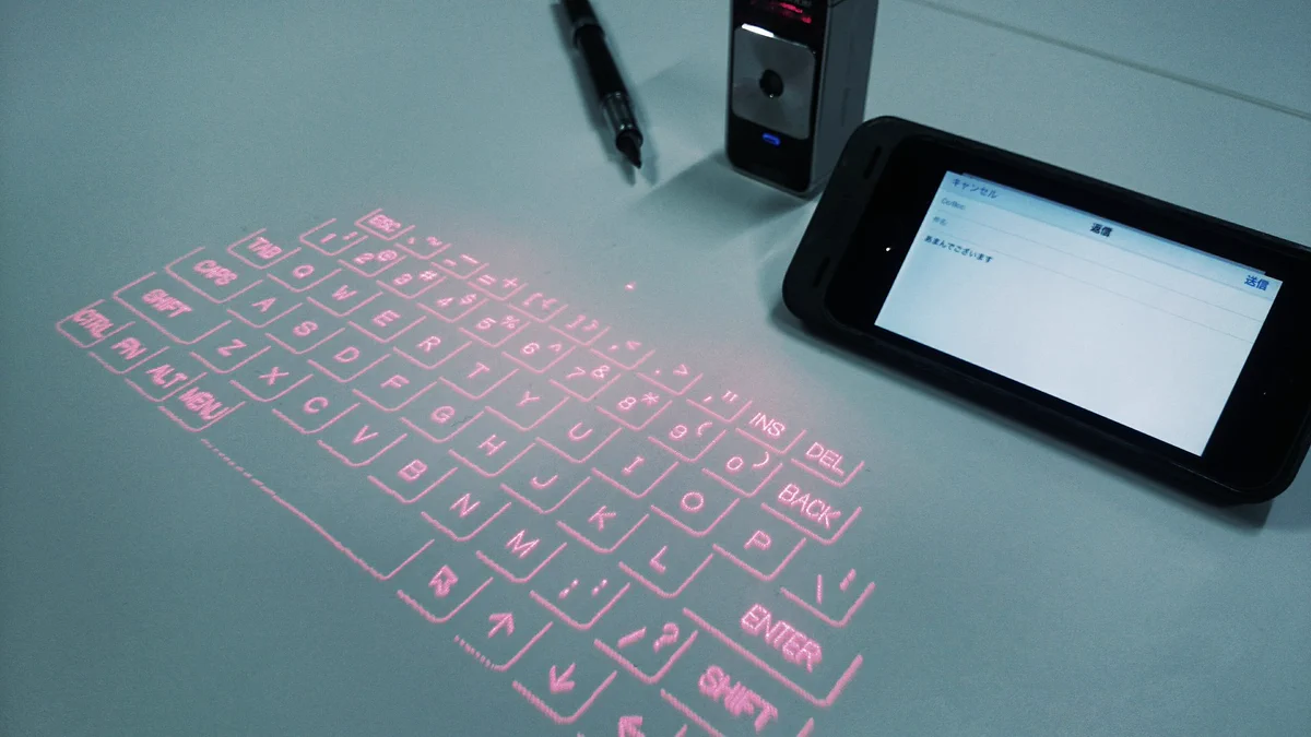 【近未来感★★★】あなたの机がキーボードになっちゃう最新機器