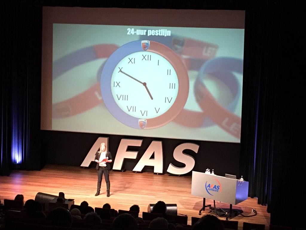 hermanzondag's tweet photo. Komt er een 24-uurs pestlijn? #LetMeKnow pitcht op het @AFAS podium tijdens AFAS #MVO Challenge #pesten https://t.co/vdQs6sZd0g