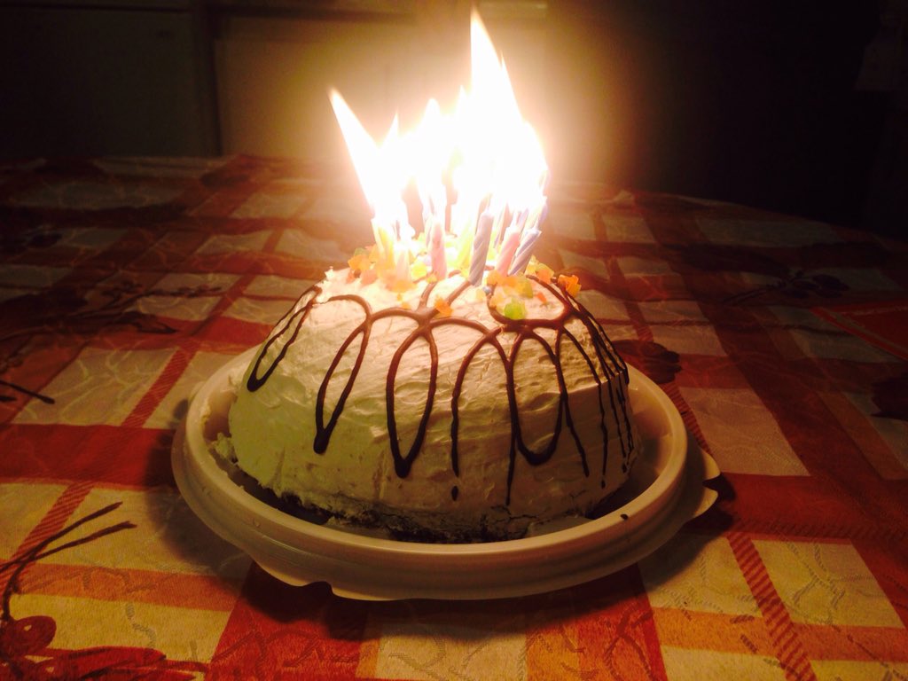 Вот такой торт у меня был вчера. Задула все 23 свечи! 😊💃🏻🎉