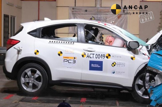 Honda HR-V Raih Lima Bintang Uji Tabrak di Australia goo.gl/eV4HSb