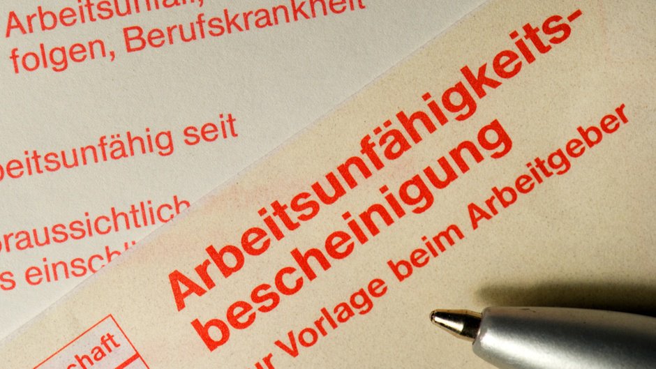 sternde's tweet photo. Halb krank, halb arbeitsfähig: Experten fordern Teil-Krankschreibung https://t.co/goBC7XlKjs /stb https://t.co/FrGfavY6oo