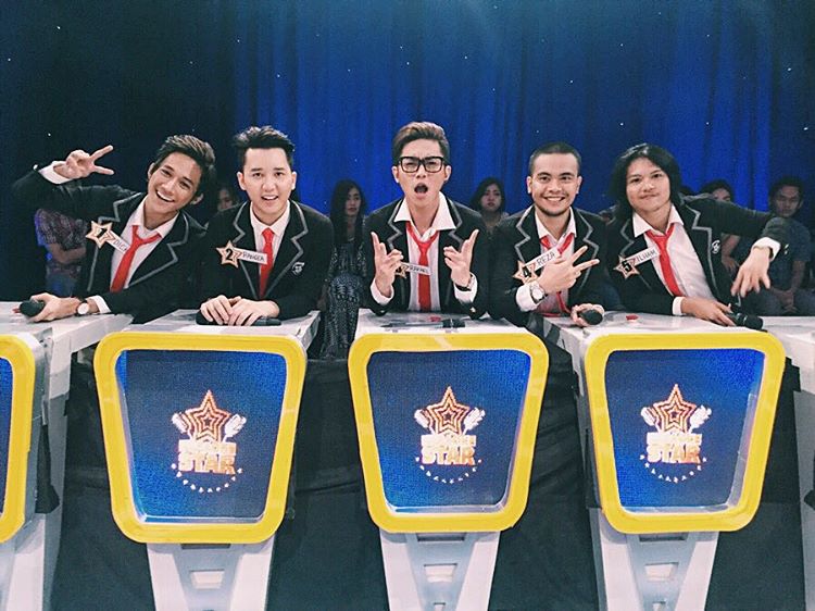 smashsemarang's tweet photo. #WeWantCC4 “@rafaell_16: Kami dari keluarga besar RUSDIANTORO 😄 #kangenCCC @TRANSTV_CORP @karaokestarTTV https://t.co/HO150SSpfE