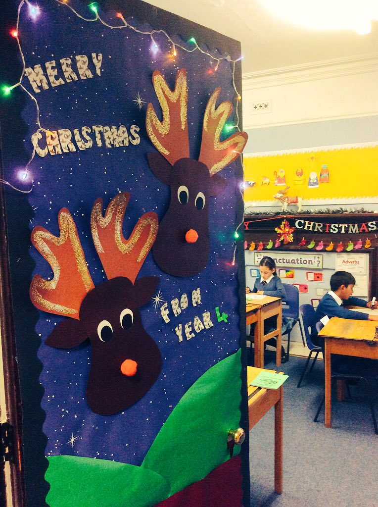 SanctonWood's tweet photo. Entries for this yr's Christmas Door comp' @kyliehodges1 #SWyear4 leading the way (just like Rudolph) #SocialAdvent https://t.co/3mNBoJjWY3