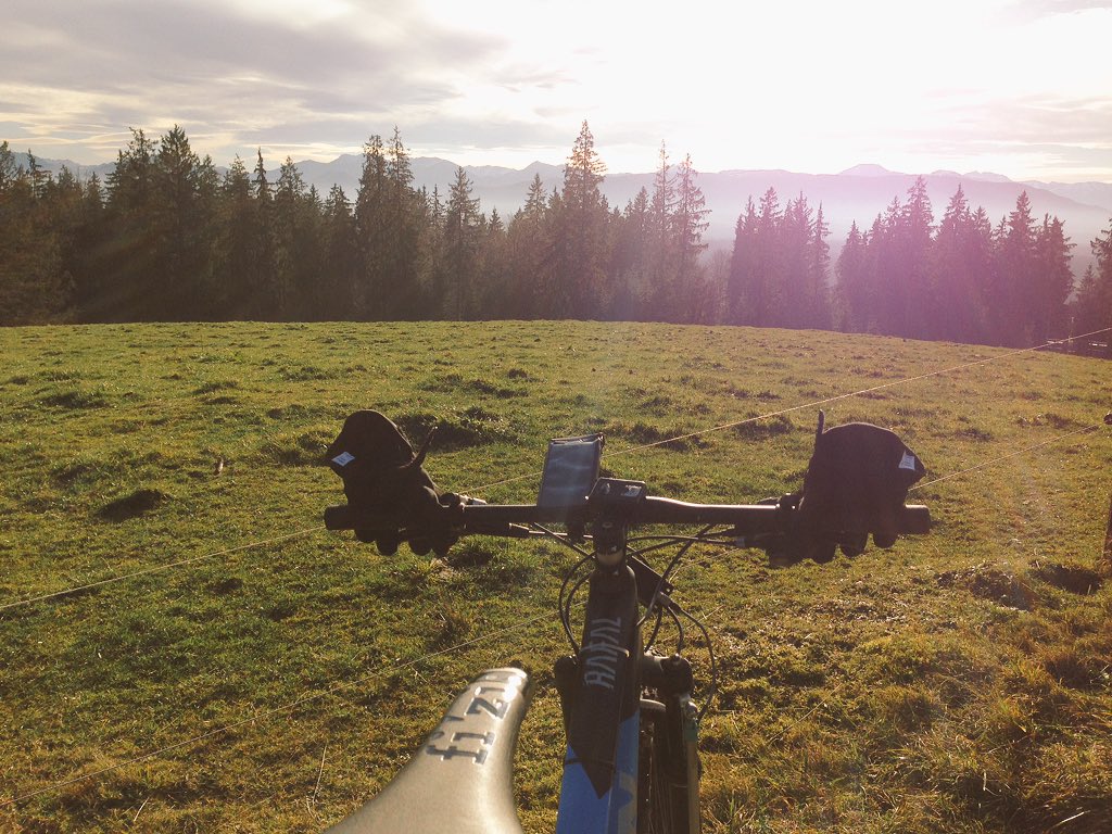 pgplantet's tweet photo. morning trail! testing #btwin winter gloves And shift up data acquisition system. https://t.co/0dwaZ6dWoB