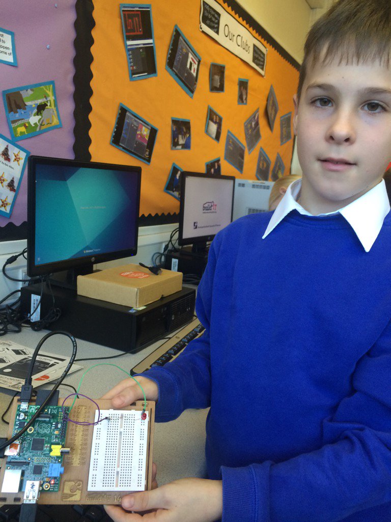 ShirePrimary's tweet photo. The first in his class to get the #RaspberryPi set up correctly. #physical #computing #electronics @wearebuildIT https://t.co/l4GtIqL9O0