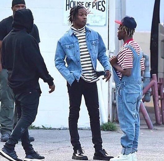 LatestHype's tweet photo. VIDEO: @Souljaian flips out after not being tall enough to ride the Dumbo ride at Disneyland https://t.co/xG0XMeLRvI https://t.co/dx0ZSxAVnN