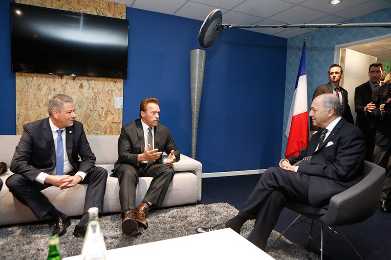 francediplo's tweet photo. [Direct #COP21] @Schwarzenegger remercie @LaurentFabius pour le leadership de la France à la COP21 https://t.co/ohs441Da5R