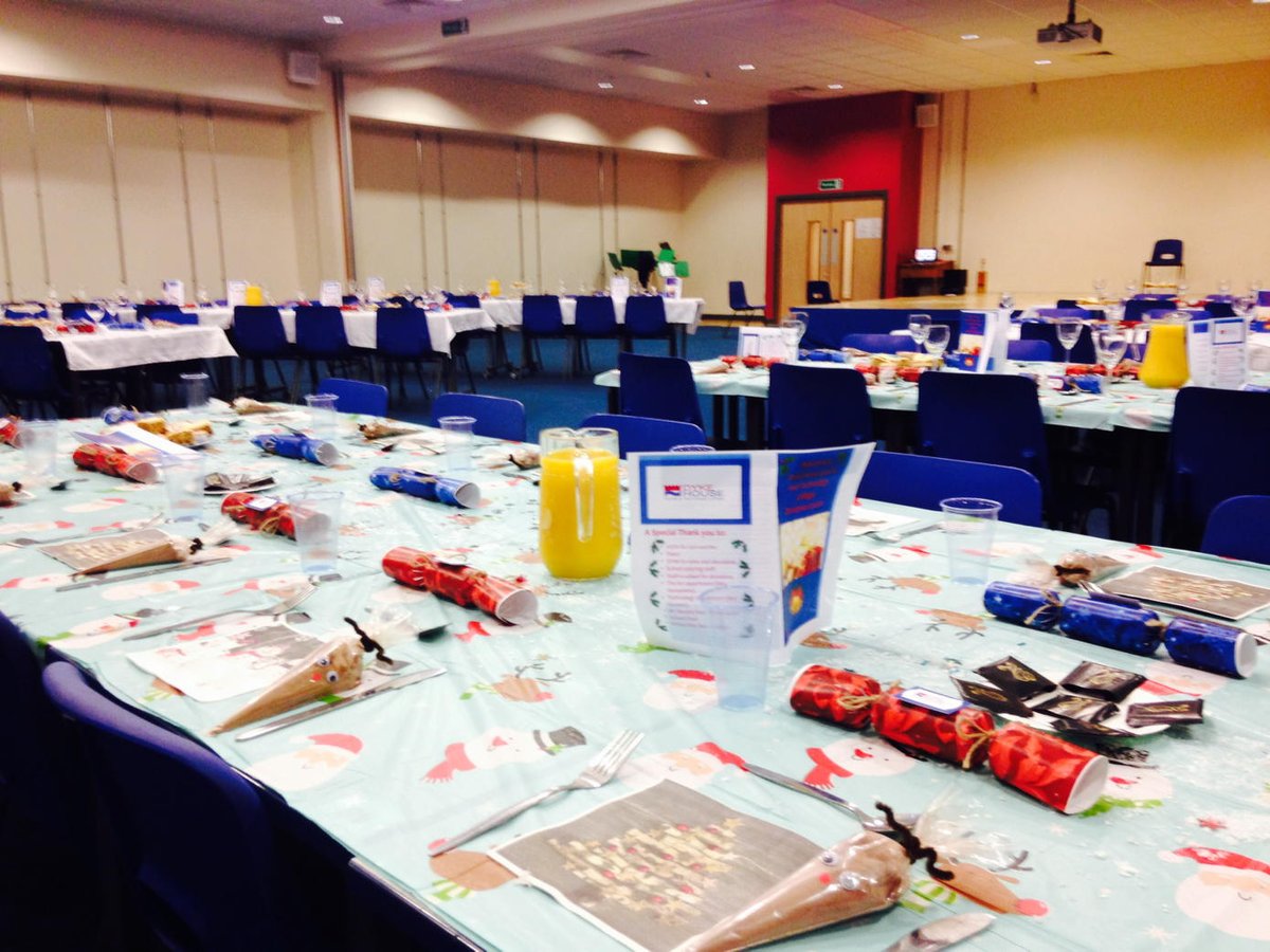 LisaWilson2013's tweet photo. Preparations for community Christmas lunch @DykeHouse #fesitive🎄 https://t.co/iwLKfLERTG