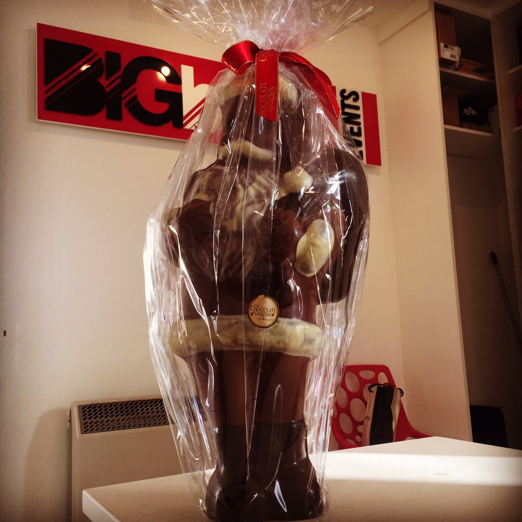 Big_Boss_Events's tweet photo. Head over to our Facebook page to be in with a chance of winning this 3kg chocolate Santa!! https://t.co/RMNb3reO59