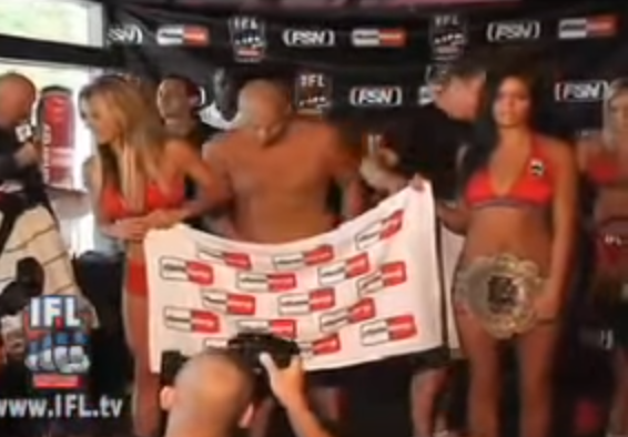 CfnmandCmnf's tweet photo. Naked Weigh Ins
https://t.co/TaIrqgtL8C

#nakedweighin https://t.co/uKWfsN7XCi