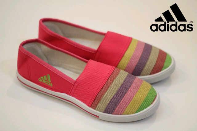 SeventhShoes's tweet photo. Ready Adidas Slop Size 37-40 150rb | Pin BB 277bf6da / IG : seventhshoes | Katalog --> https://t.co/T1ylhHfBuB https://t.co/h0vvnfvtTn