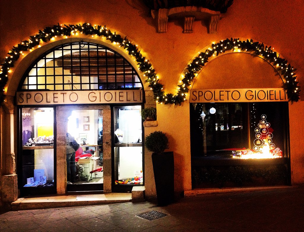 IlBorgoSpoleto's tweet photo. #spoletolovers #spoletoexperience #natale #spoleto https://t.co/Q6cr0Nld3c