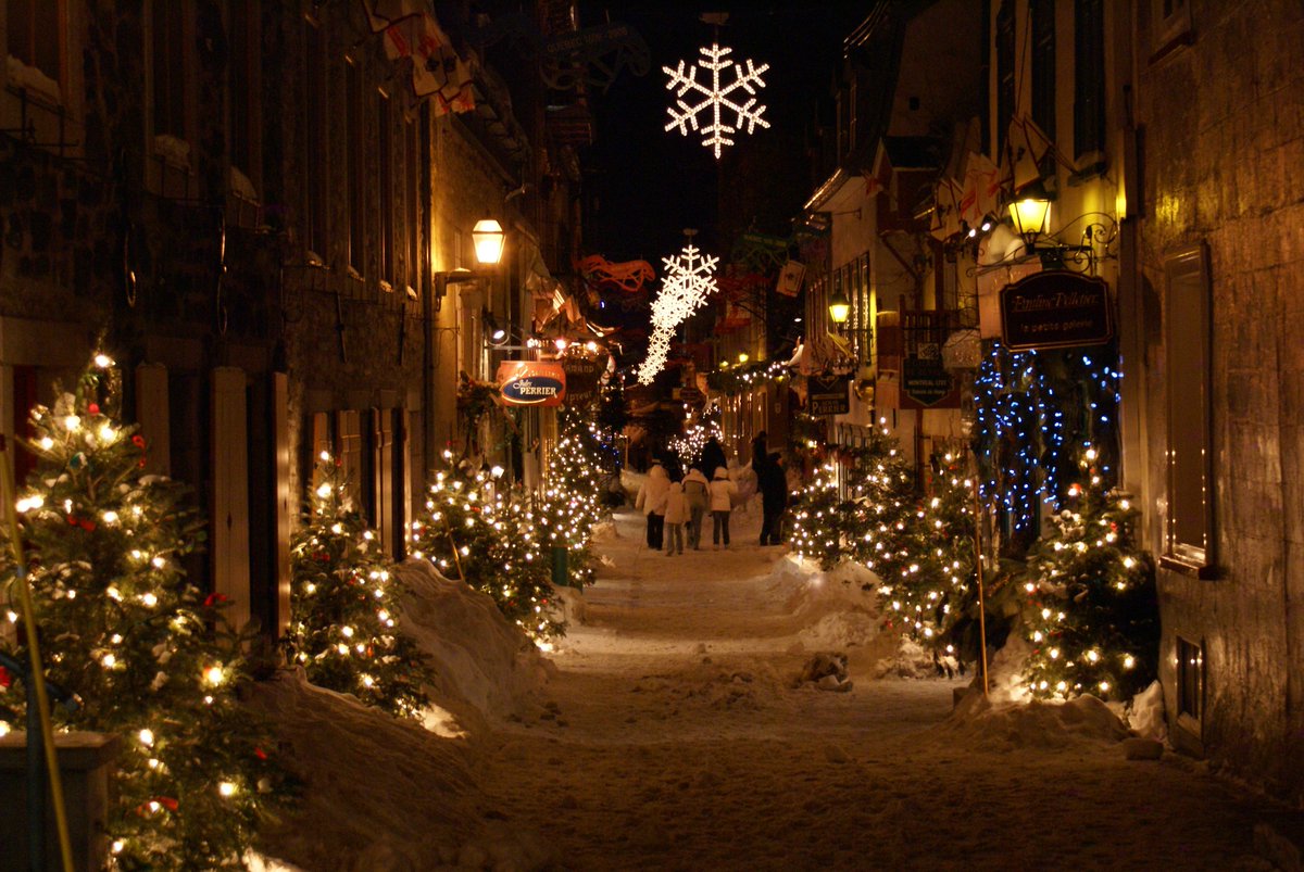 With #christmas just around the corner, we have listed the best places to spend it! -> owegoo.com/cozy-christmas…