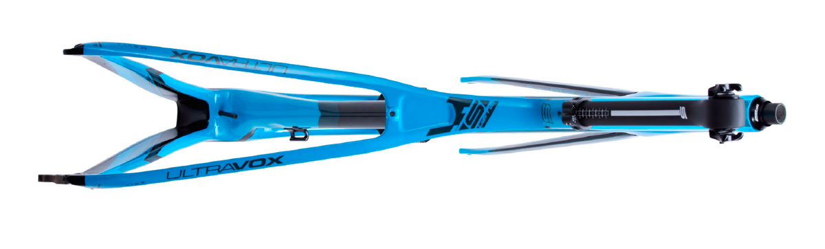 swiftcarbon's tweet photo. #SwiftCarbon founder, Mark Blewett, took 25 months to create the #fast, responsive and comfortable #UltravoxTi. https://t.co/rWPmLsRcXw