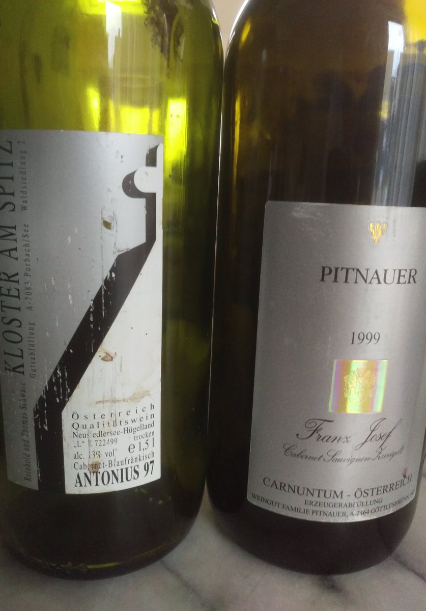 Weinfan_at's tweet photo. #Christmas #party at home with drinkable #wine from #austria #pitnauer 9 und #klosteramspitz 97. very nice magnums https://t.co/aGnyBW7WOC