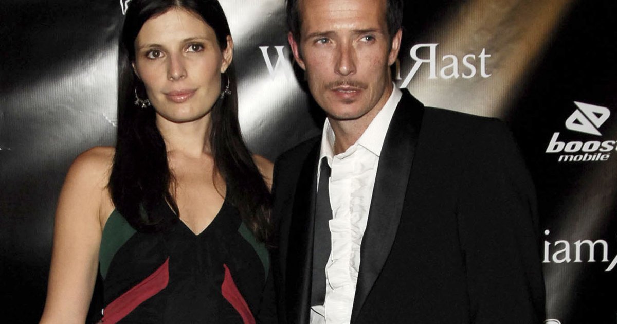 HuffPost's tweet image. Scott Weiland's ex-wife writes emotional letter asking fans not to "glorify this tragedy" huff.to/1YWpGLi