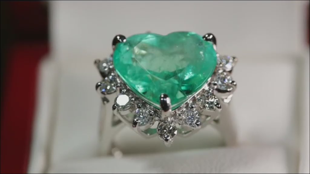 AuntiePegg's tweet image. I say that a lot myself #PoshPawnbrokers #ppb @NikolasPatrick