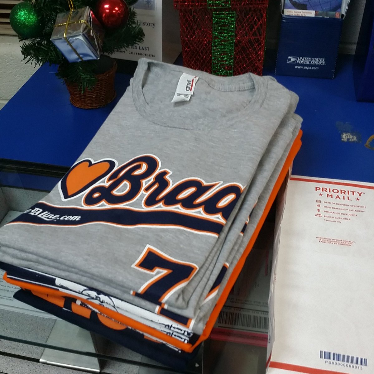 TheDetroitLine's tweet image. Lots of freebies going out! #SeasonOfGiving #DetroitTigers #TheDLine TheDLine.com