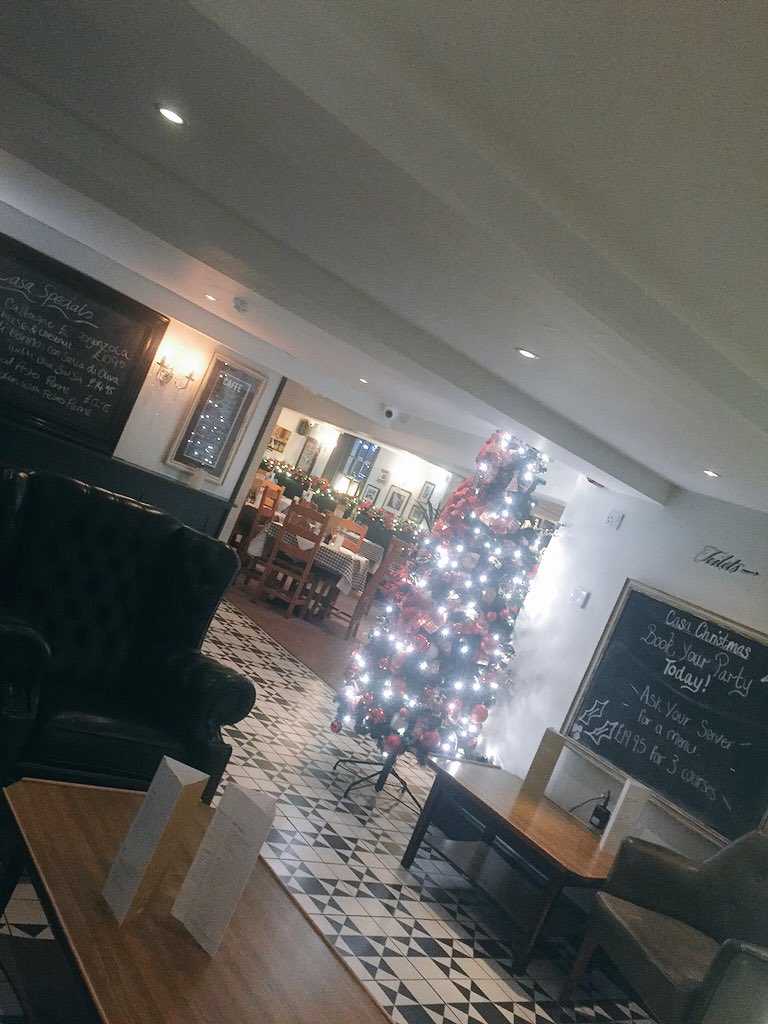 mycoffeekick's tweet photo. Last drop off #BaristaBlend !! Looking very festive @CasaMattaPizza @ @MadeinCheshire @johncheadle0 @IzzyCheshire https://t.co/5MKfSiZ8Jj