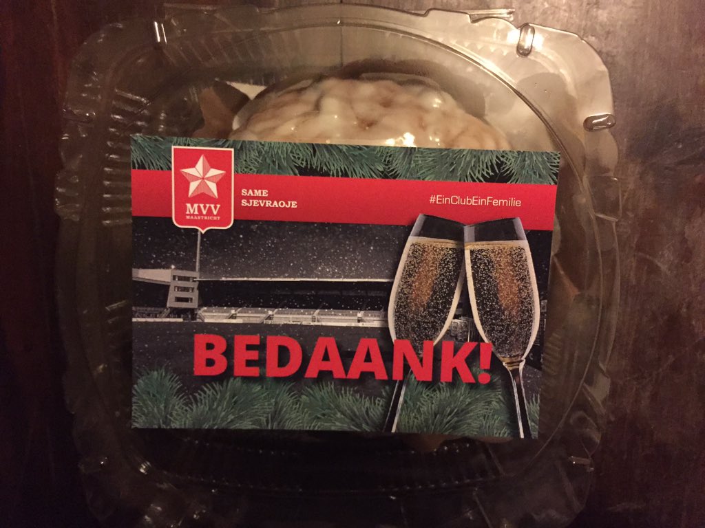 StijnVullings's tweet photo. Blije gezichten en mooie reacties tijdens bedankronde langs onze trouwe @mvvmaastricht sponsoren #EinClubEinFemilie https://t.co/FtstzwhLTq