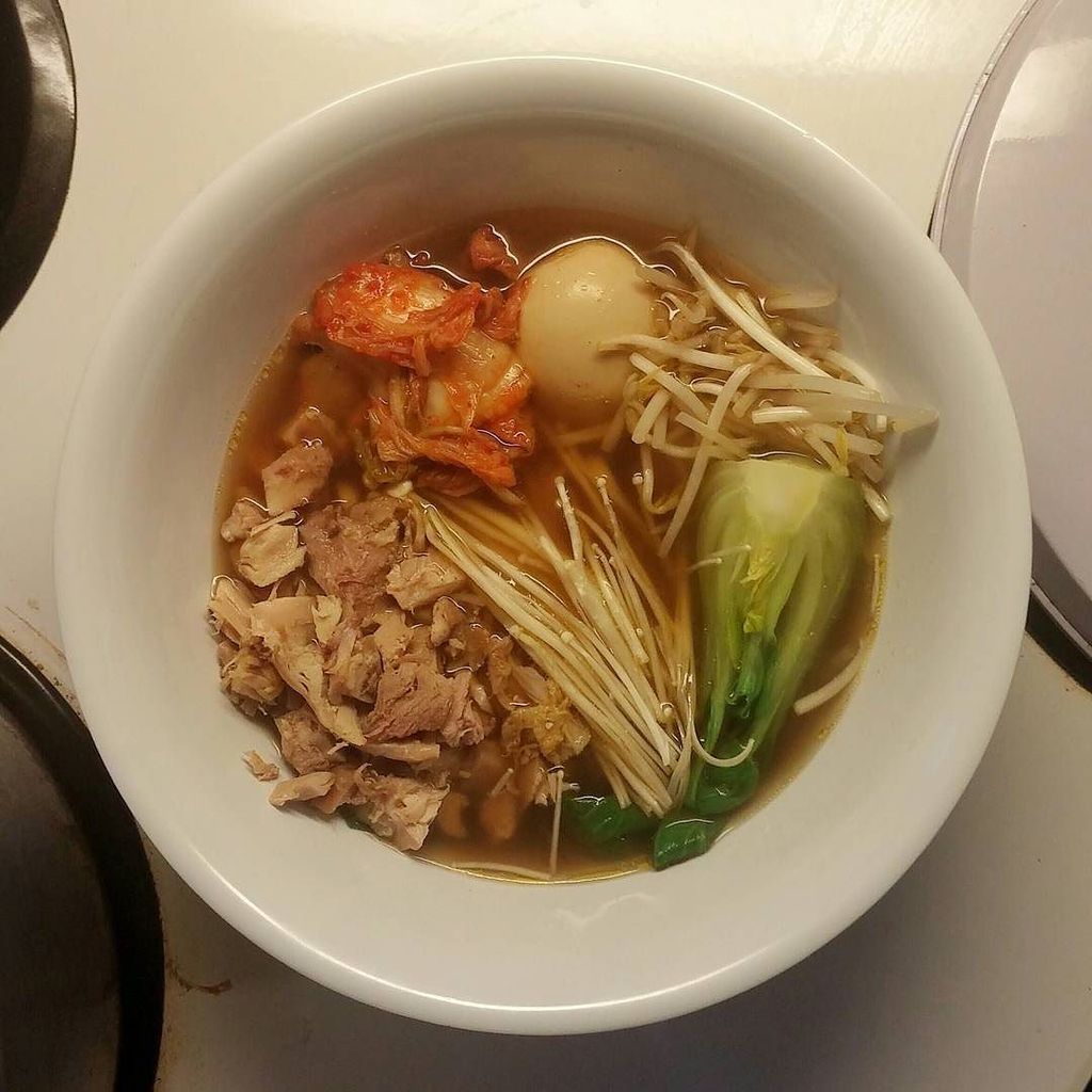 drcmachina's tweet photo. Took last week's leftover smoked turkey and used it as the base for a pretty solid bowl of homemade #ramen 🍜 🍗 https://t.co/KSFJnctEQM