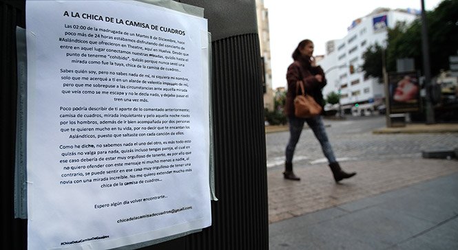 _MariaCarmona_'s tweet photo. En busca de la #ChicaDeLaCamisaDeCuadros. ¿Experimento o historia real? #Huelva  https://t.co/jbX3O4sX8f https://t.co/8m6LpKds1a